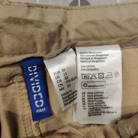 H&M Dividend Shorts Beige - Picture 2 of 3
